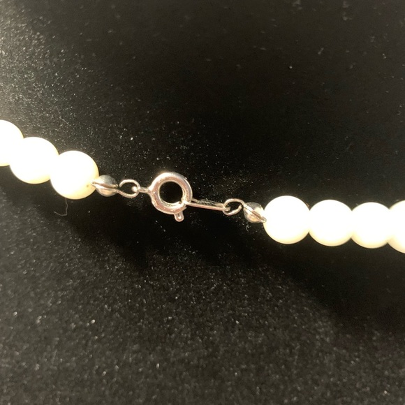 White Agate Stone Necklace - Picture 3 of 3